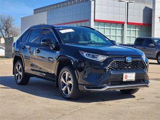 Used 2021 Toyota RAV4 SE video 2