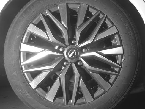 Used 2025 Nissan Altima 2.5 SV FWD image 12