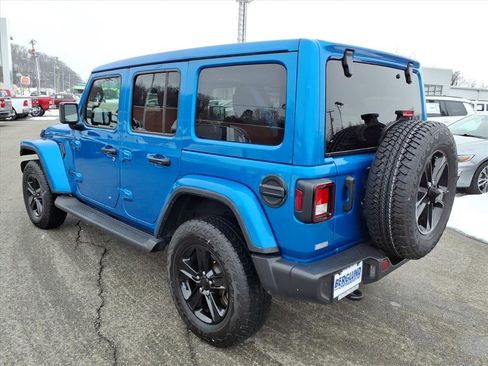 Used 2022 Jeep Wrangler Unlimited Sahara image 6