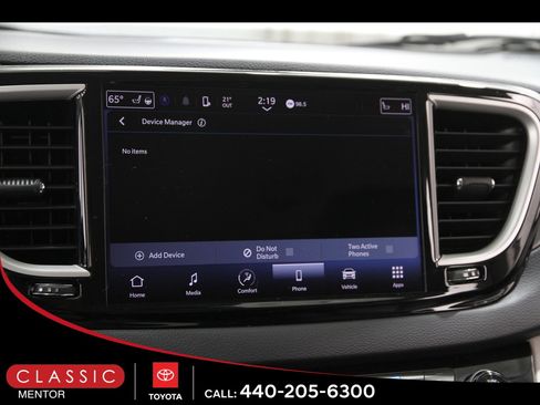Used 2023 Chrysler Pacifica Touring-L image 12