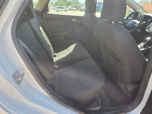 Used 2015 Ford Focus SE FWD image 11