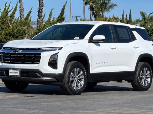 New 2025 Chevrolet Equinox LT FWD image 8