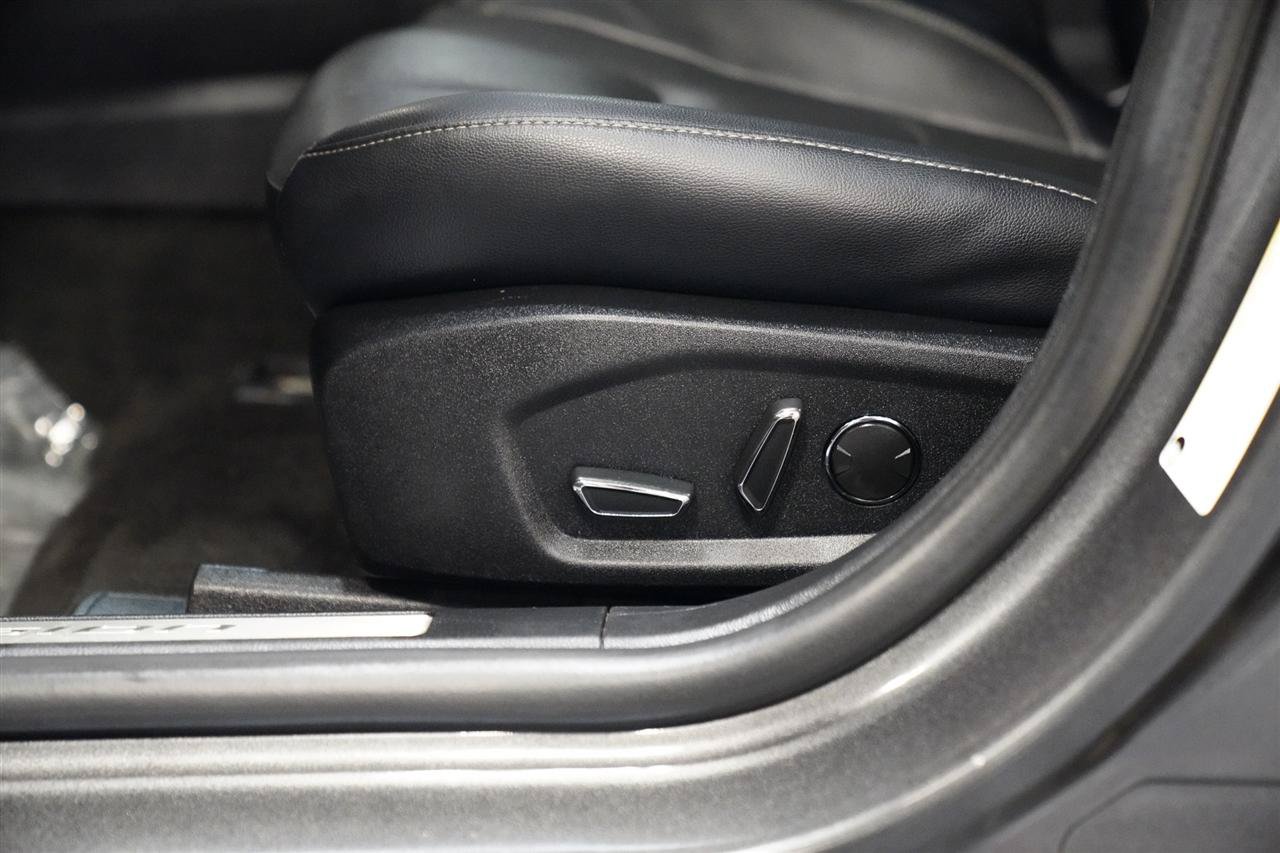 Used 2020 Ford Fusion Titanium AWD/4WD image 24