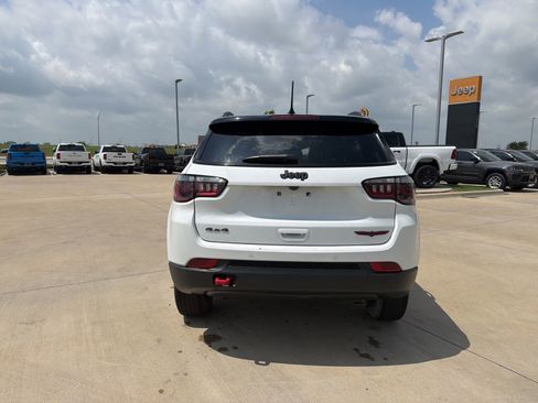 Used 2024 Jeep Compass Trailhawk AWD/4WD image 4