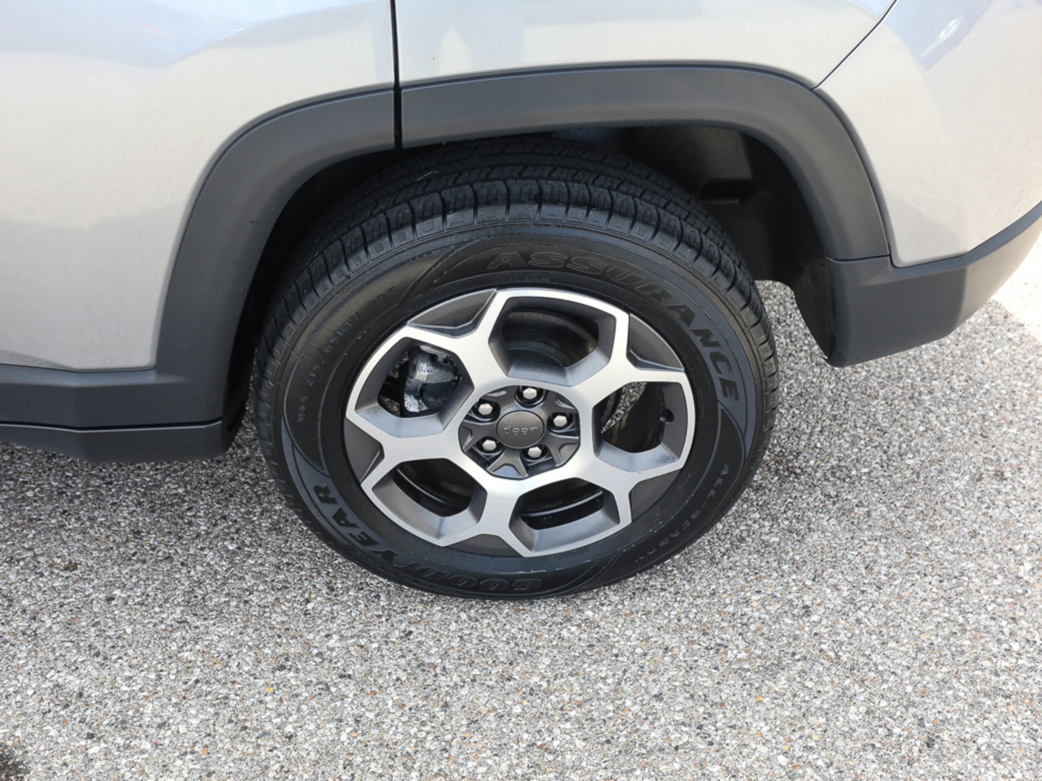 Used 2022 Jeep Compass Trailhawk w/ Trailhawk Elite Group AWD/4WD image 3