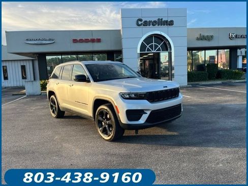 Used 2022 Jeep Grand Cherokee Altitude AWD/4WD image 1