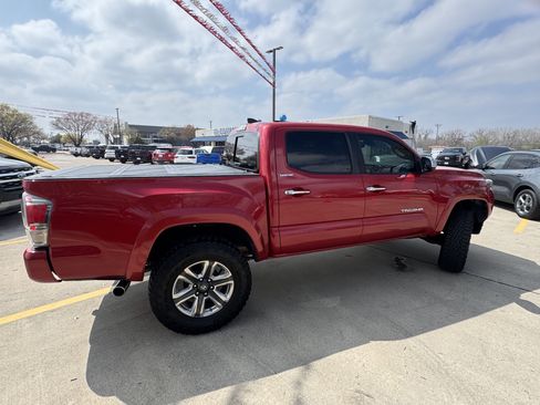 Used 2019 Toyota Tacoma Limited image 5