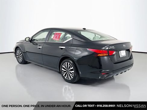 Certified 2025 Nissan Altima 2.5 SV FWD image 7