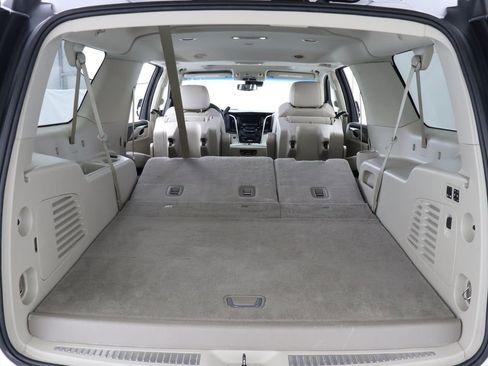 Used 2020 Cadillac Escalade ESV Luxury image 39