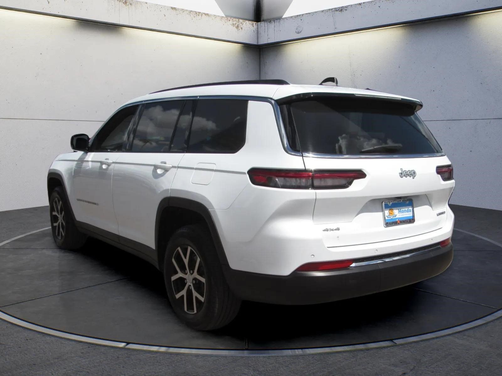 Used 2025 Jeep Grand Cherokee L Limited AWD/4WD image 6