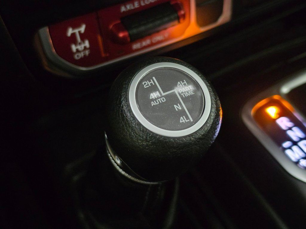Used 2024 Jeep Wrangler Unlimited AWD/4WD image 22