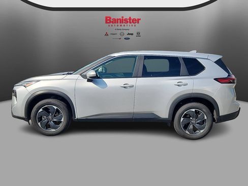 Used 2025 Nissan Rogue SV AWD/4WD image 7