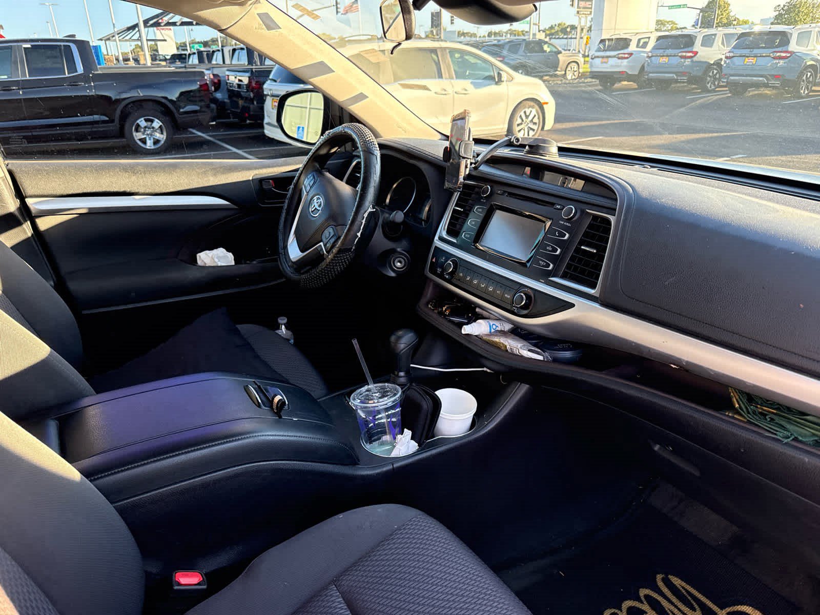 Used 2018 Toyota Highlander LE FWD image 8