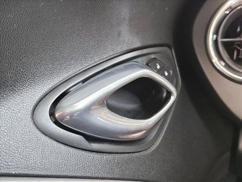 Used 2019 Chevrolet Camaro LT image 18