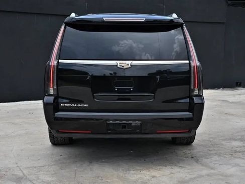 Used 2016 Cadillac Escalade ESV Premium RWD image 6