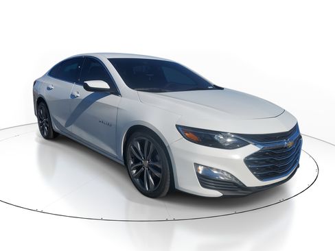 Used 2022 Chevrolet Malibu LT image 2