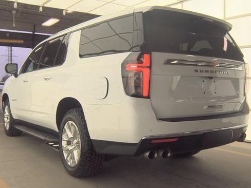 Used 2024 Chevrolet Suburban Premier image 5