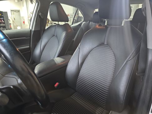 Used 2019 Toyota Camry SE FWD image 15