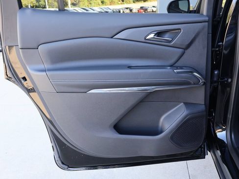 New 2026 Chevrolet Traverse LT w/ Driver Confidence Package FWD image 24
