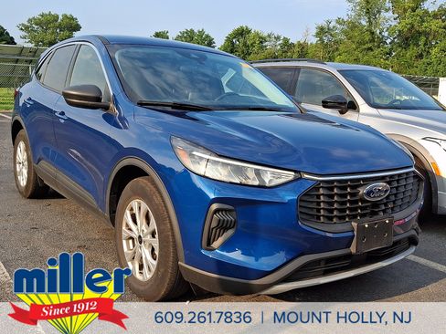 Certified 2023 Ford Escape Active AWD/4WD image 1