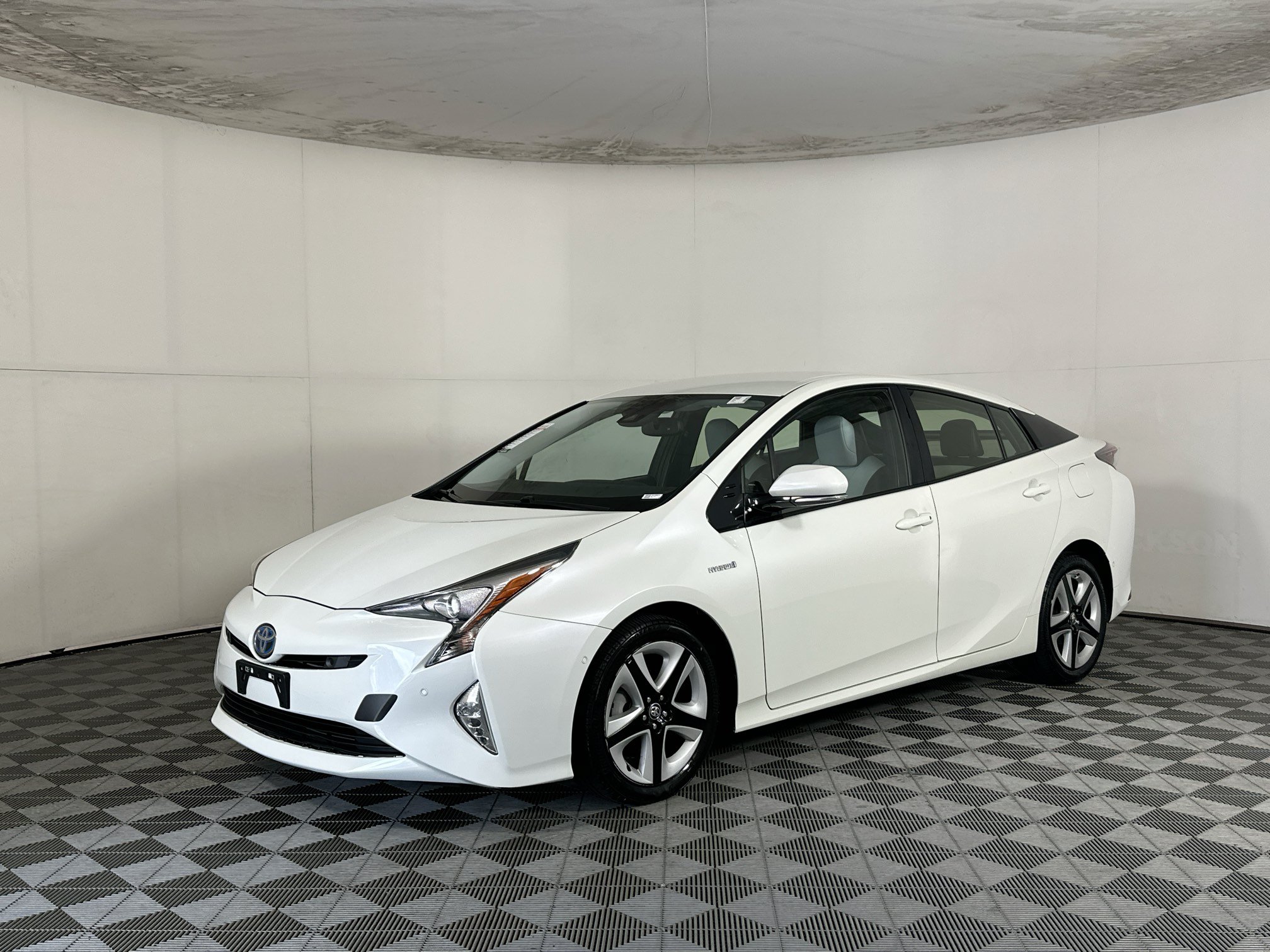 Used 2017 Toyota Prius Four Touring w/ Premium Convenience Package FWD image 7