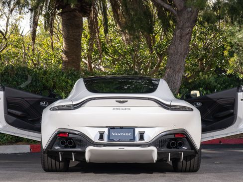 Used 2021 Aston Martin V8 Vantage Coupe RWD image 7
