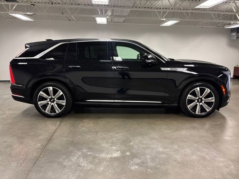 New 2025 Cadillac Escalade IQ Luxury 2 image 15