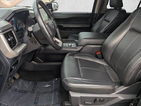 Used 2024 Ford Expedition Max XLT image 11