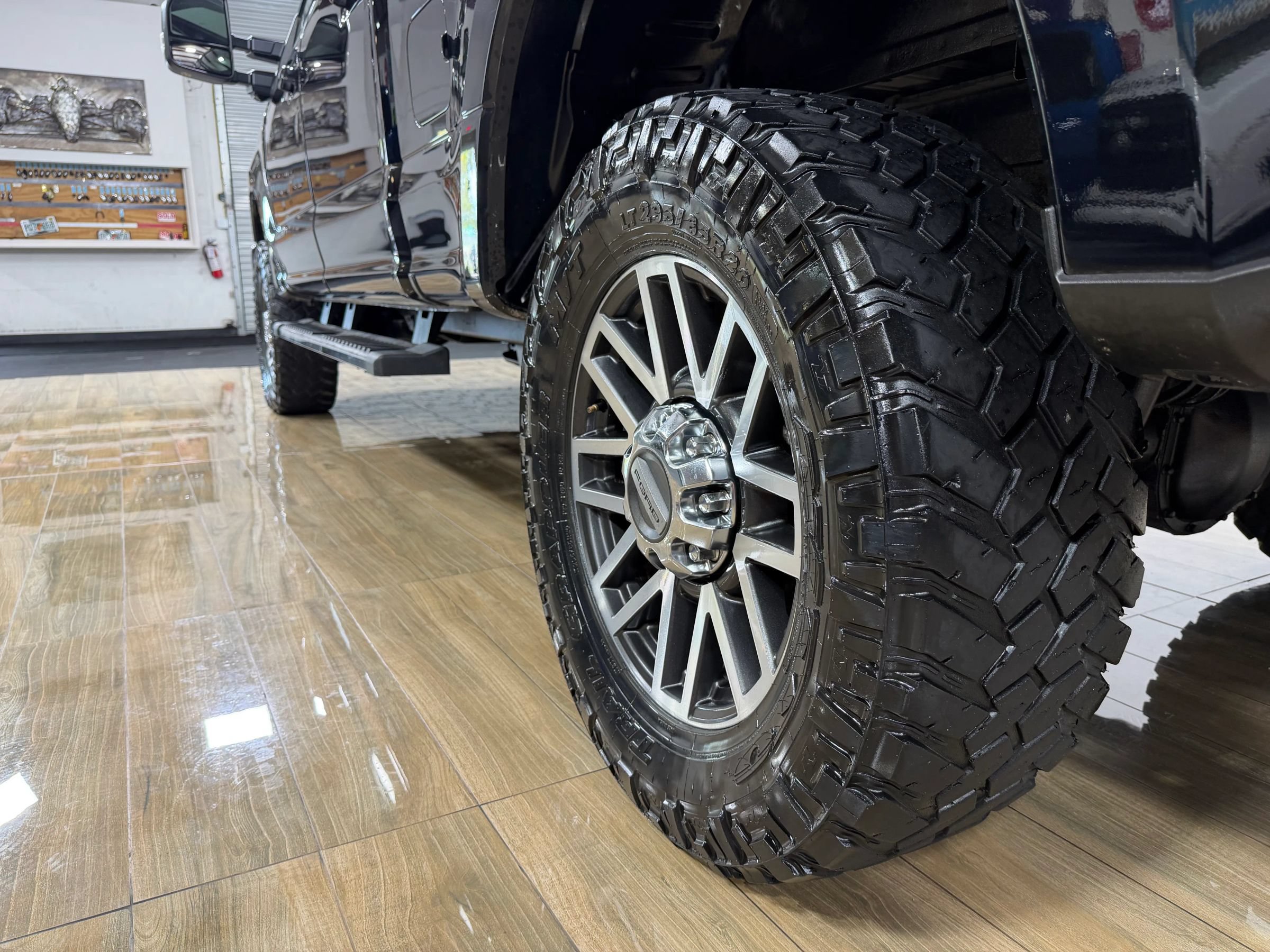 Used 2019 Ford F250 Lariat w/ Lariat Ultimate Package AWD/4WD image 10