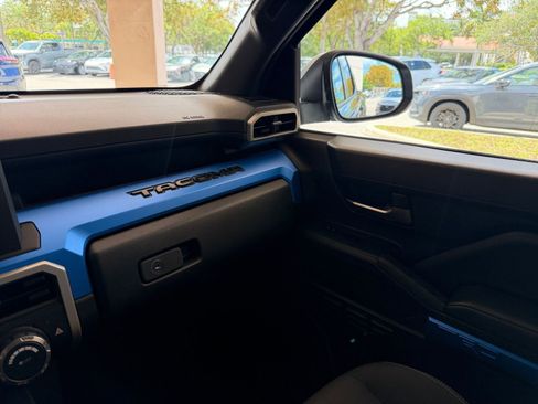 Used 2025 Toyota Tacoma TRD Off-Road image 30