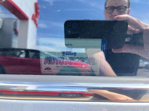 Used 2017 Toyota Highlander XLE image 8