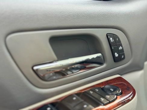 Used 2010 Chevrolet Silverado 2500 LTZ w/ Convenience Package image 11