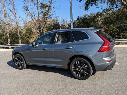 Used 2020 Volvo XC60 T6 Momentum image 6