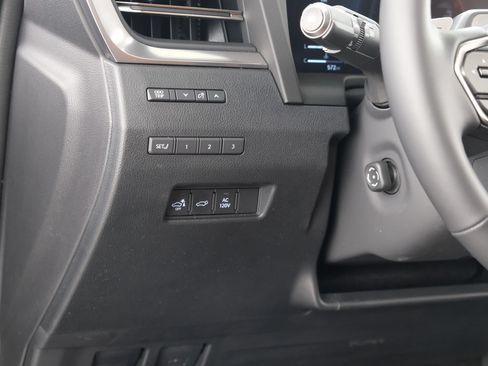 Used 2026 Lexus GX 550 w/ Accessory Package (2T) AWD/4WD image 29
