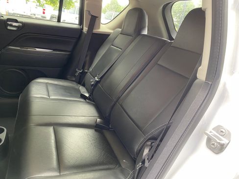 Used 2015 Jeep Compass High Altitude FWD image 33