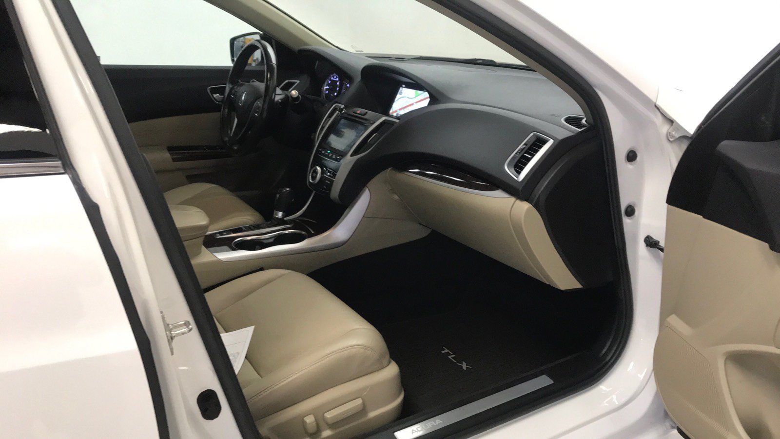 Used 2020 Acura TLX w/ Technology Package FWD image 15