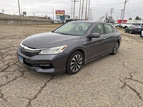 Used 2017 Honda Accord Touring image 3