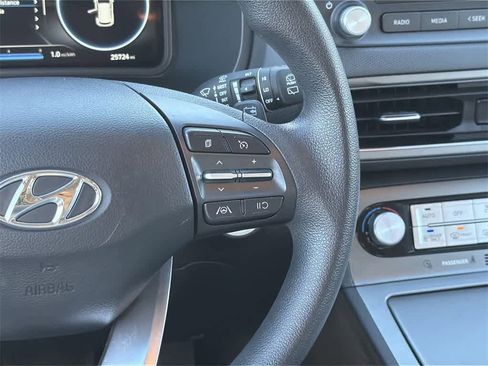 Used 2023 Hyundai Kona SE image 14