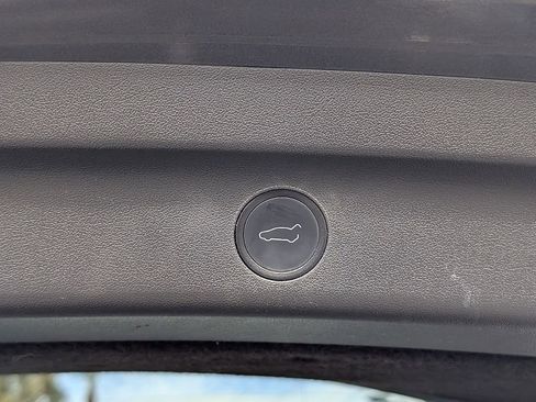 Used 2021 Tesla Model Y Long Range image 14