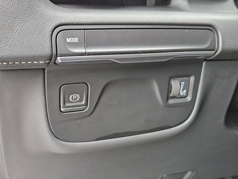 Certified 2023 Cadillac Escalade ESV Premium Luxury image 22