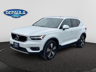 Used 2021 Volvo XC40 T5 Momentum