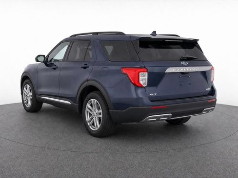 Used 2023 Ford Explorer XLT w/ Equipment Group 202A AWD/4WD image 3