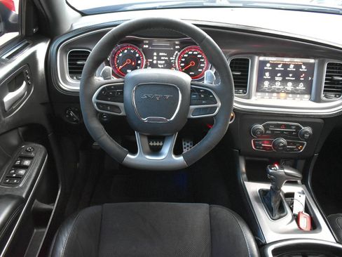 Used 2019 Dodge Charger Scat Pack w/ Dynamics Package RWD image 12