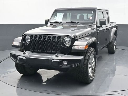Used 2022 Jeep Gladiator Sport AWD/4WD image 1