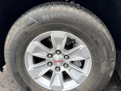 Used 2021 GMC Sierra 1500 4x4 Crew Cab w/ Sierra Value Package image 25
