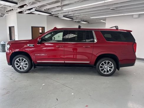 Used 2023 GMC Yukon XL Denali AWD/4WD image 8