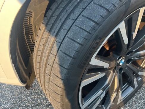 Used 2023 BMW X7 xDrive40i w/ Premium Package image 13