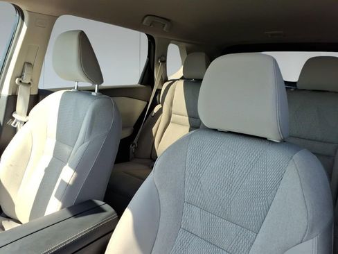 Used 2025 Nissan Rogue SV FWD image 16