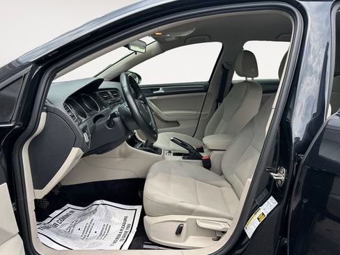Used 2019 Volkswagen Golf 4-Door FWD image 9