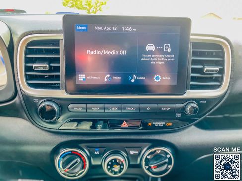 Used 2025 Hyundai Venue SE FWD image 16